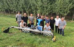 2019年，山東東營市黃河河務(wù)局采購一臺(tái)德國坡厲斜坡割草機(jī)。